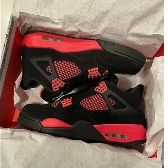 Thunder 4s - Picture 1 of 3